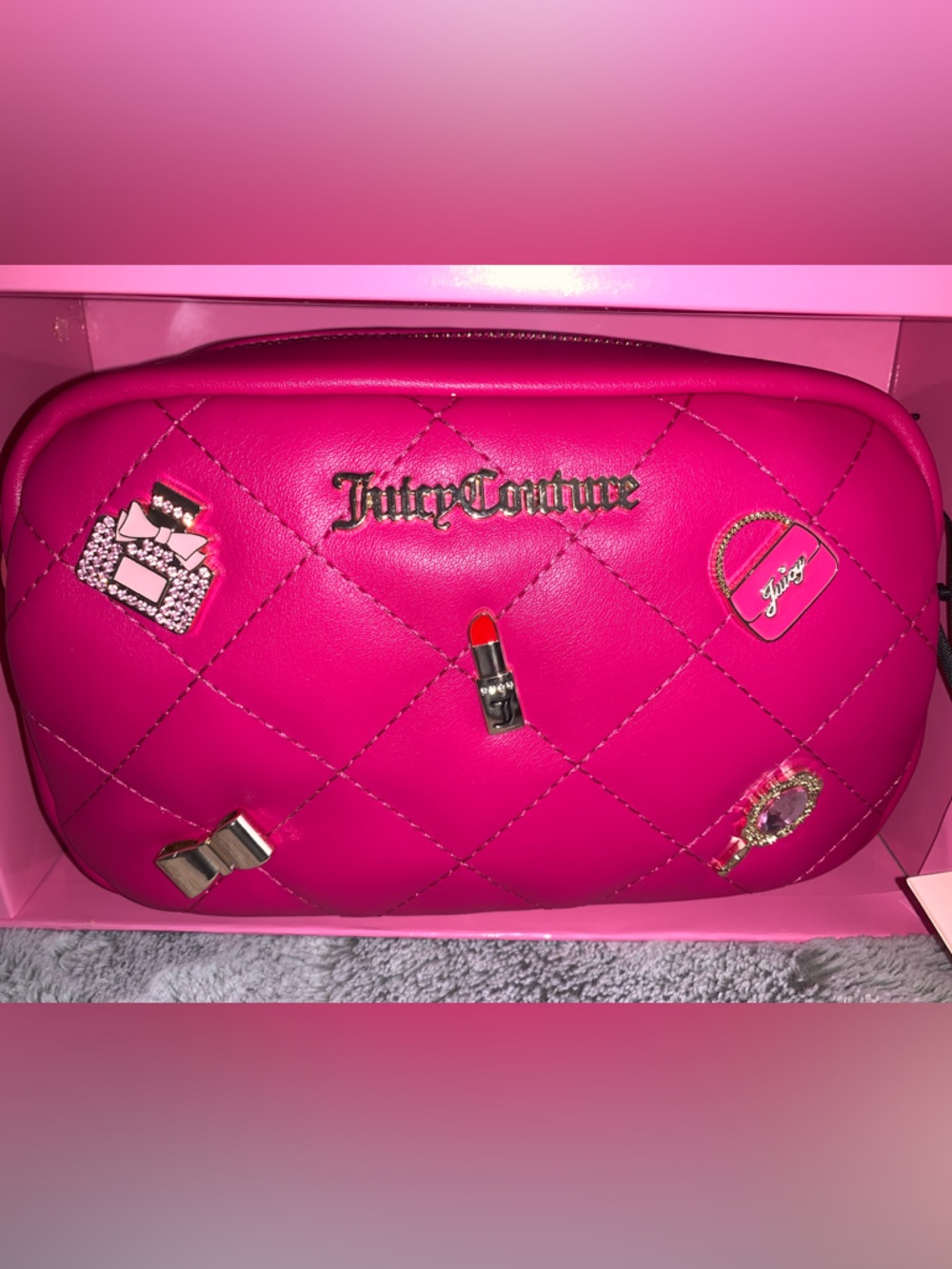 ๐- Juicy Couture PUFFY CAMERA CROSSBODY with Charm Accents AND COIN POUCH - Picture 4 of 11
